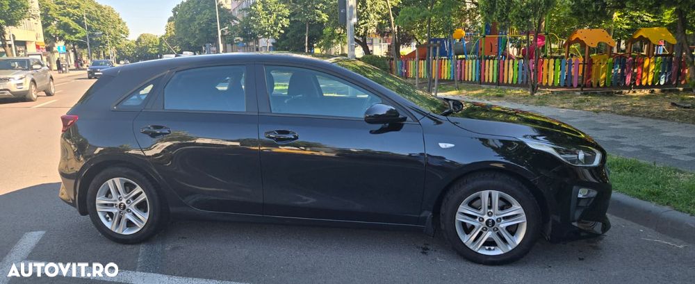 Kia Ceed - 11