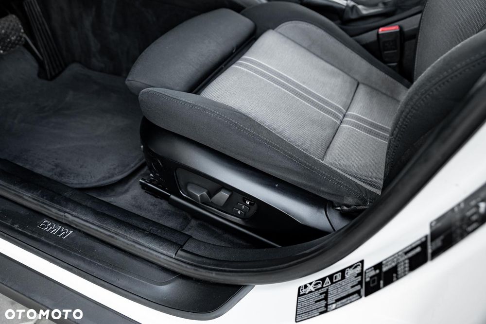 BMW X1 xDrive28i - 29