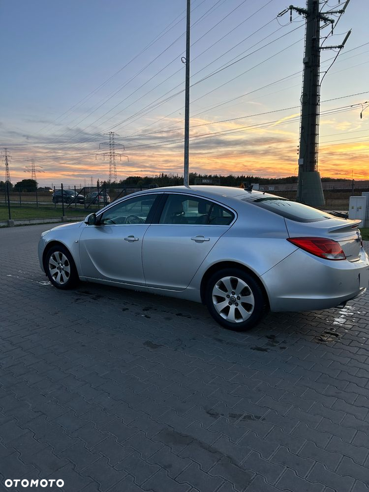 Opel Insignia 2.0 T Cosmo - 3