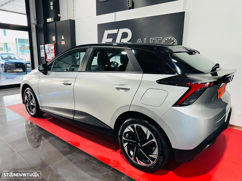 MG MG4 51 kWh Standard - 11