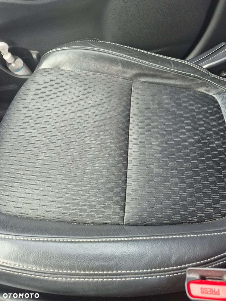 Mitsubishi Outlander 2.2 DID Intense + - 9