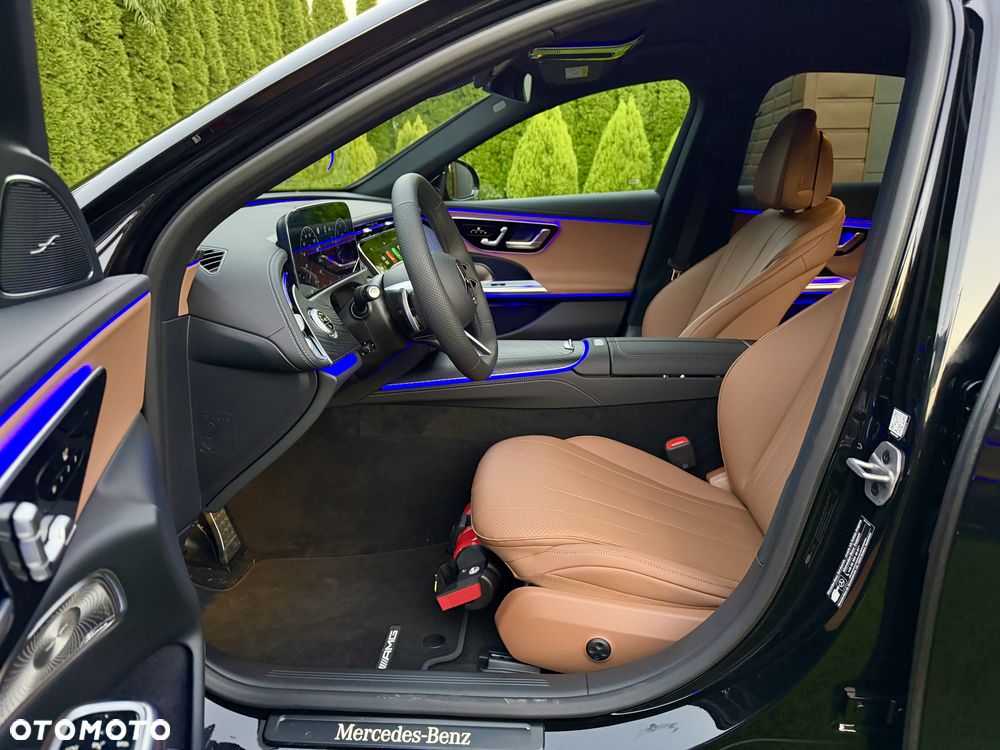 Mercedes-Benz Klasa E 220 d 4-Matic AMG - 29