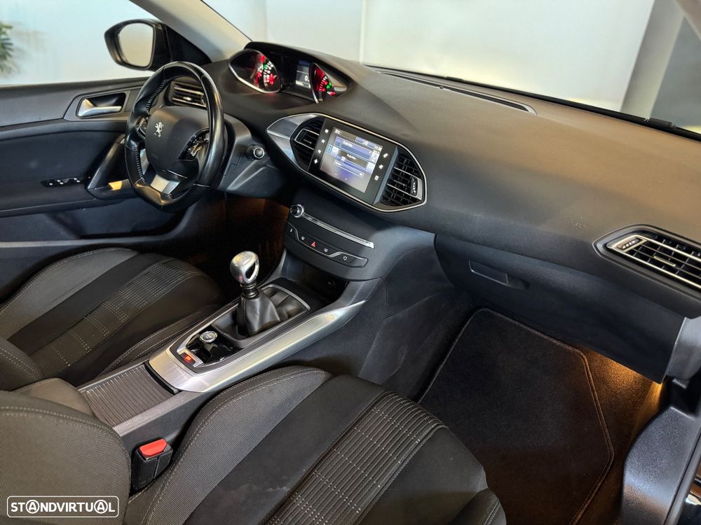 Peugeot 308 SW BlueHDi 120 Stop & Start Allure - 29