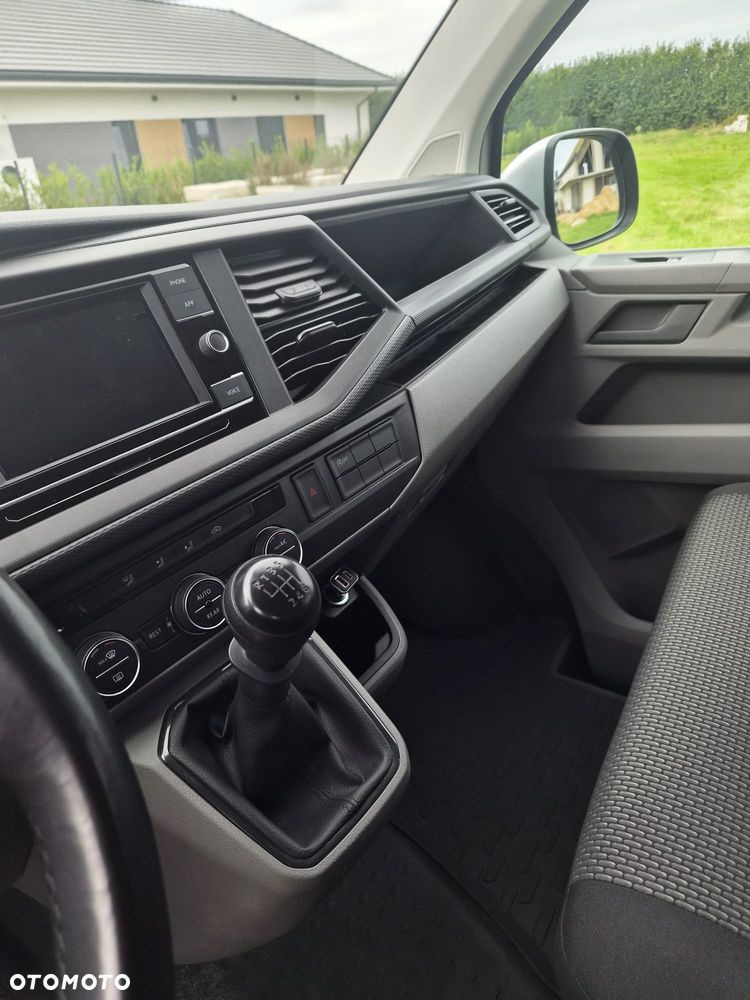 Volkswagen Caravelle - 6