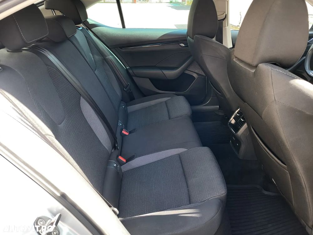 Skoda Octavia 1.5 TSI Ambition - 10
