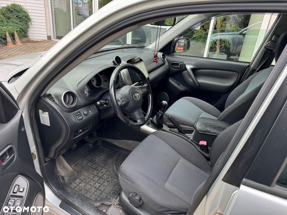 Toyota RAV4 2.0 VVT-i 4x4 - 10