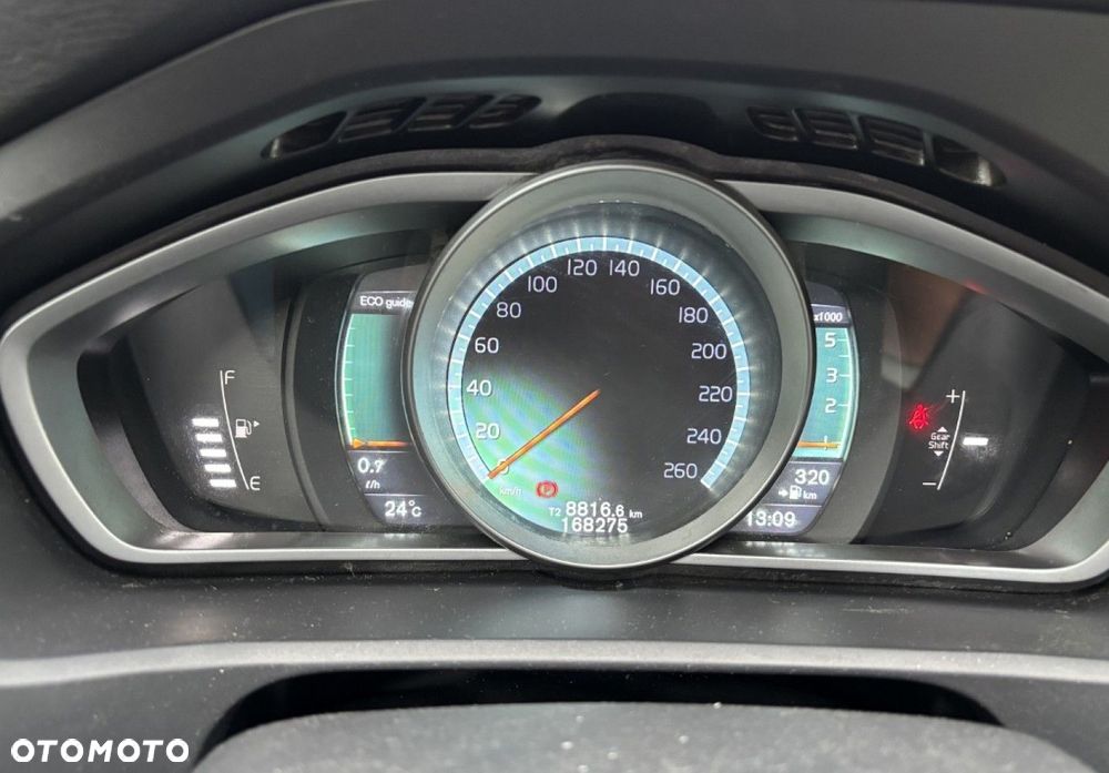 Volvo V40 Cross Country - 25