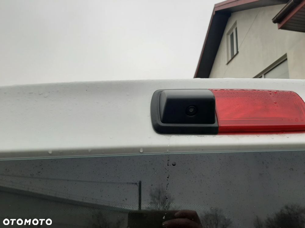 Renault Trafic 2.0 dCi - 23