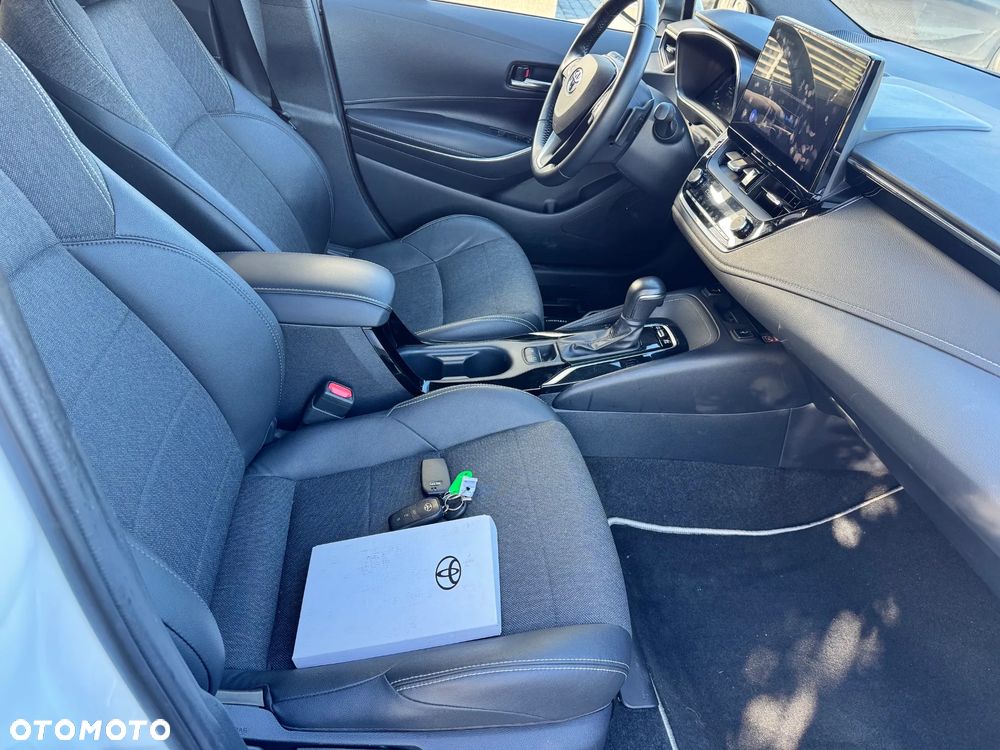 Toyota Corolla 2.0 Hybrid Style - 11