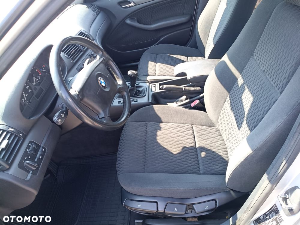 BMW Seria 3 318i - 9