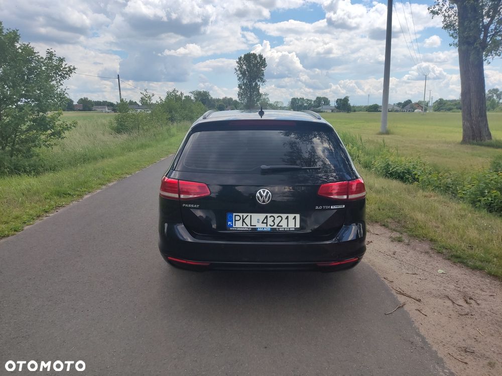 Volkswagen Passat - 4