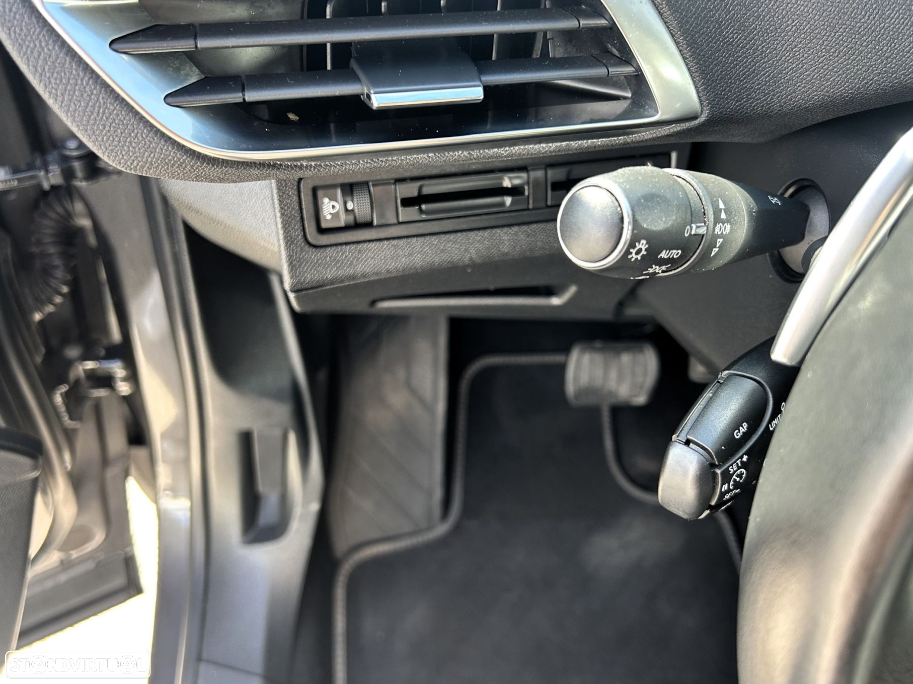 Peugeot 5008 1.5 BlueHDi Allure EAT8 - 13