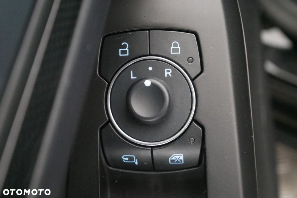 Ford Focus 1.0 EcoBoost mHEV ST-Line X - 30
