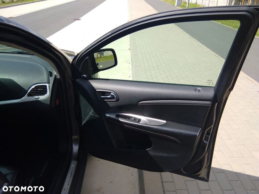 Fiat Freemont 2.0 Multijet 16V DPF Automatik Allrad Lounge - 27