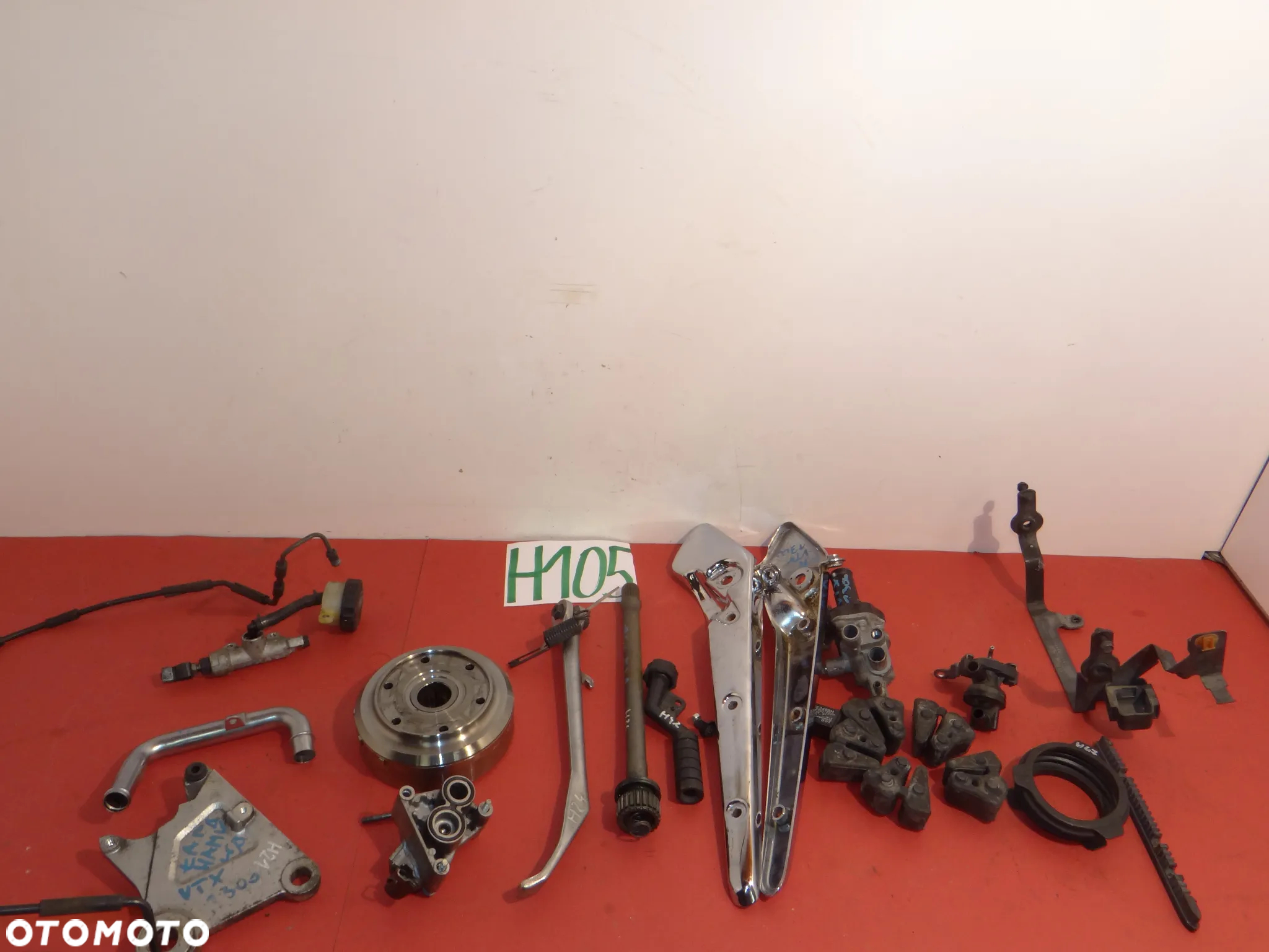 HONDA VTX 1300 LISTWY BŁOTNIKA TERMOSTAT STOPKA BOCZNA KOŁO MAGNESOWE WYSPRZENGLIK CZĘŚCI H105 - 19
