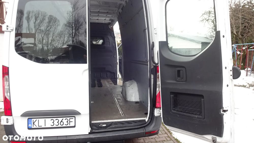 Mercedes-Benz SPRINTER - 12