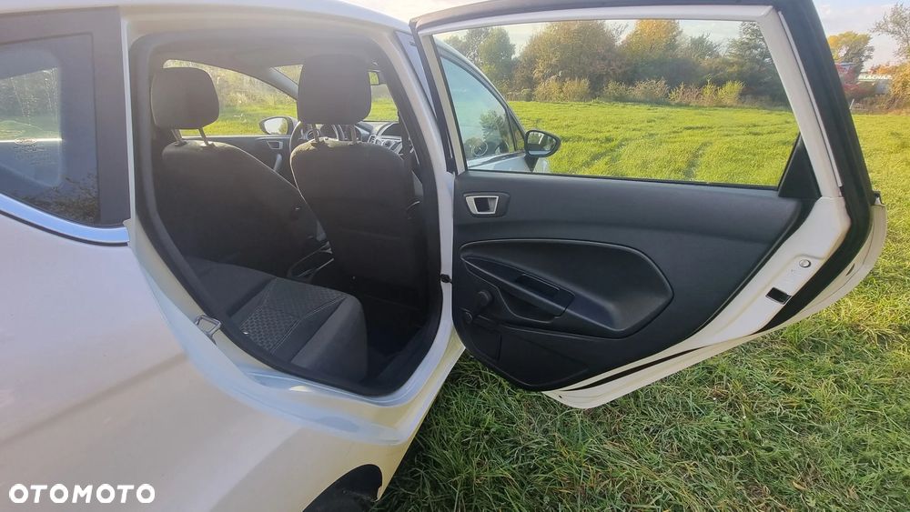 Ford Fiesta - 12