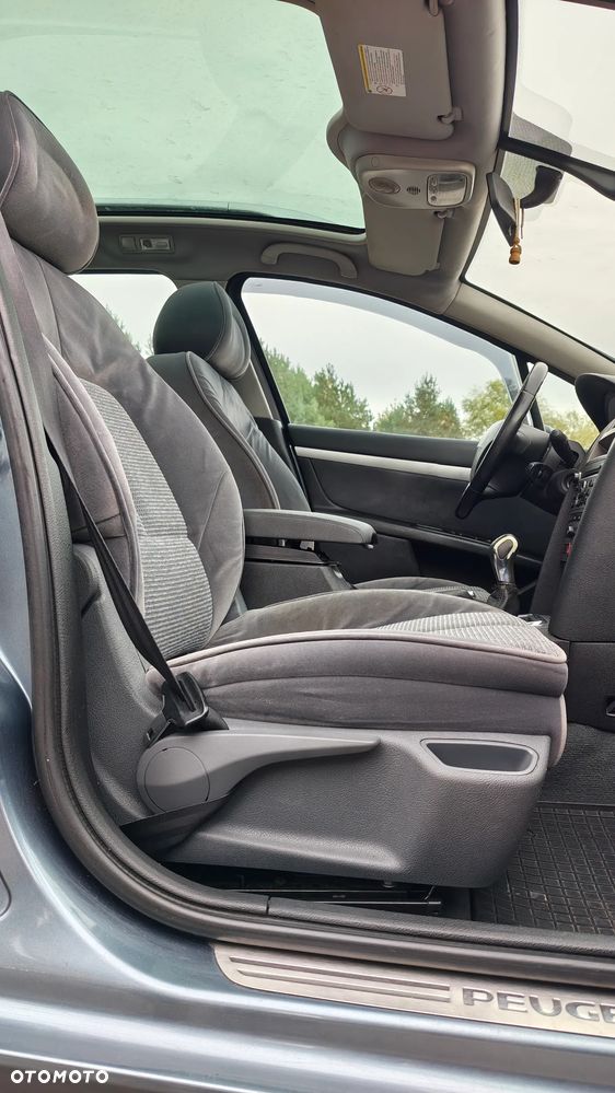 Peugeot 407 - 24