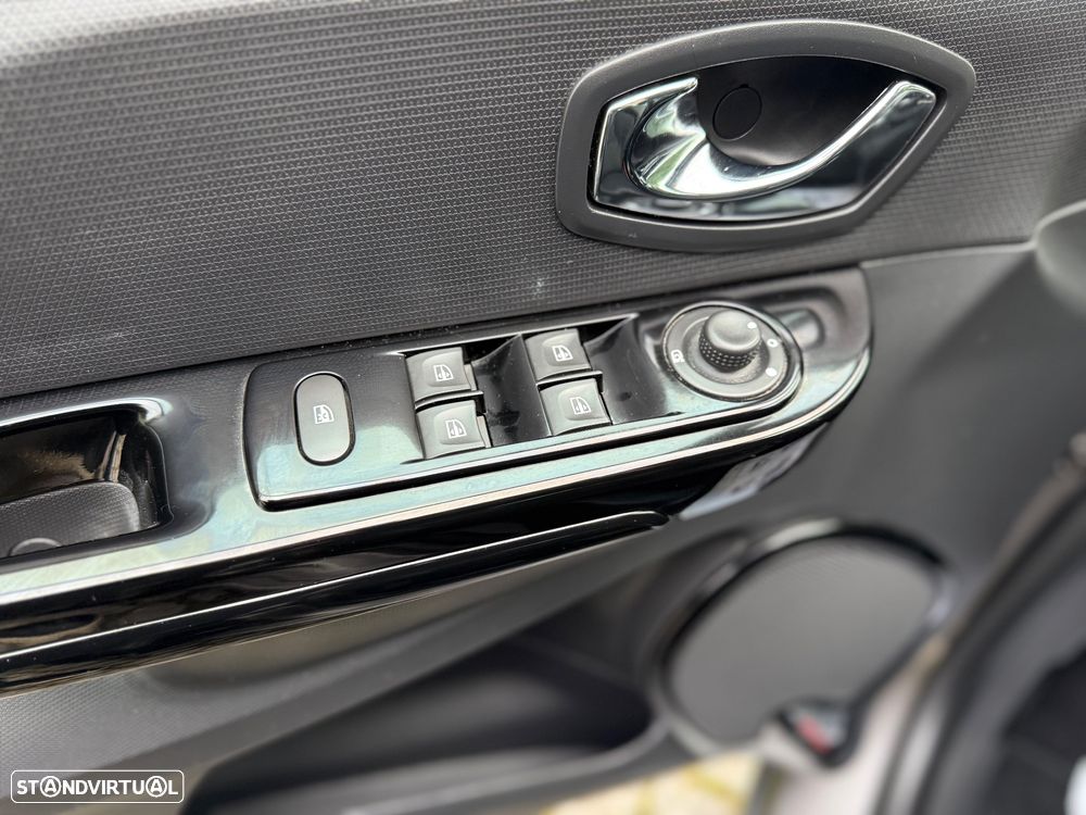 Renault Clio 0.9 TCE Dynamique S - 11