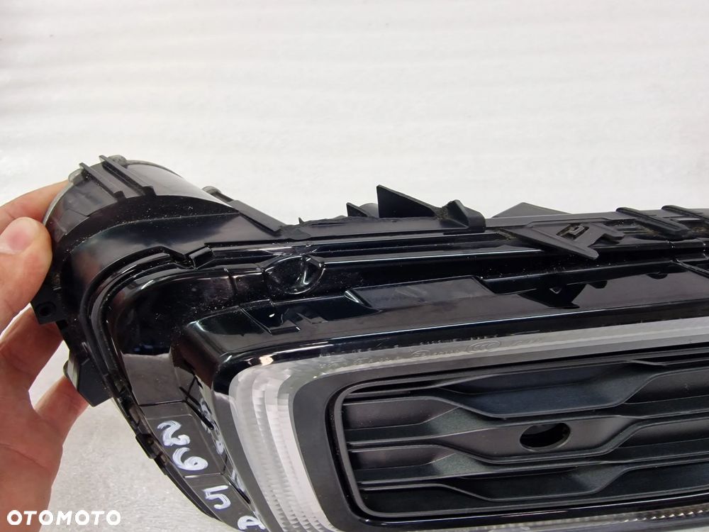 VW T-ROC 2GA LED / DRL LEWY / PRAWY HALOGEN , NR 2GA941056 + 2GA953212C / 2GA941055 + 2GA853211C , NR AUKCJI H265 - 7