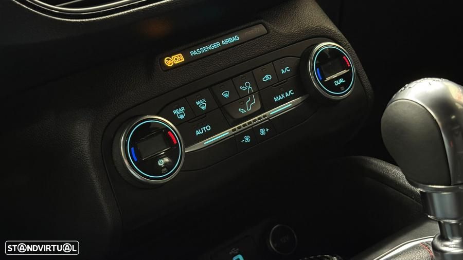 Ford Focus 1.5 TDCi ECOBlue ST-Line - 19