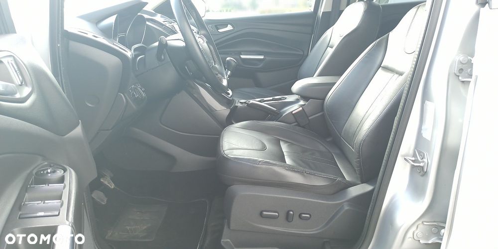 Ford Kuga 2.0 TDCi 4x4 Titanium - 22