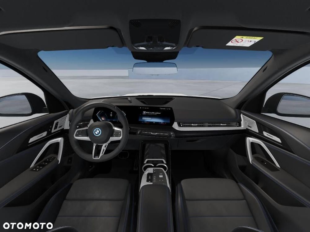 BMW iX1 xDrive30 66.5kWh M Sport - 5