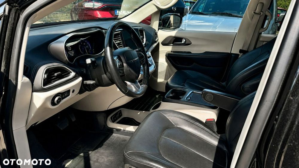 Chrysler Pacifica - 7
