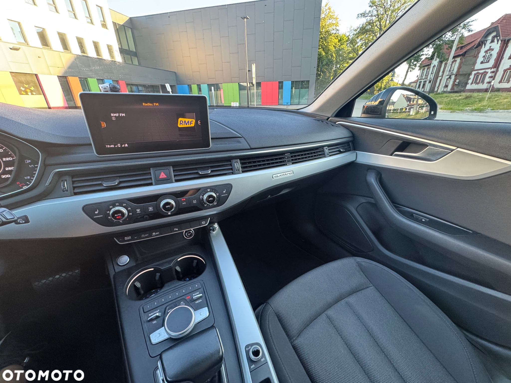 Audi A4 Avant 40 TDI quattro S tronic - 19