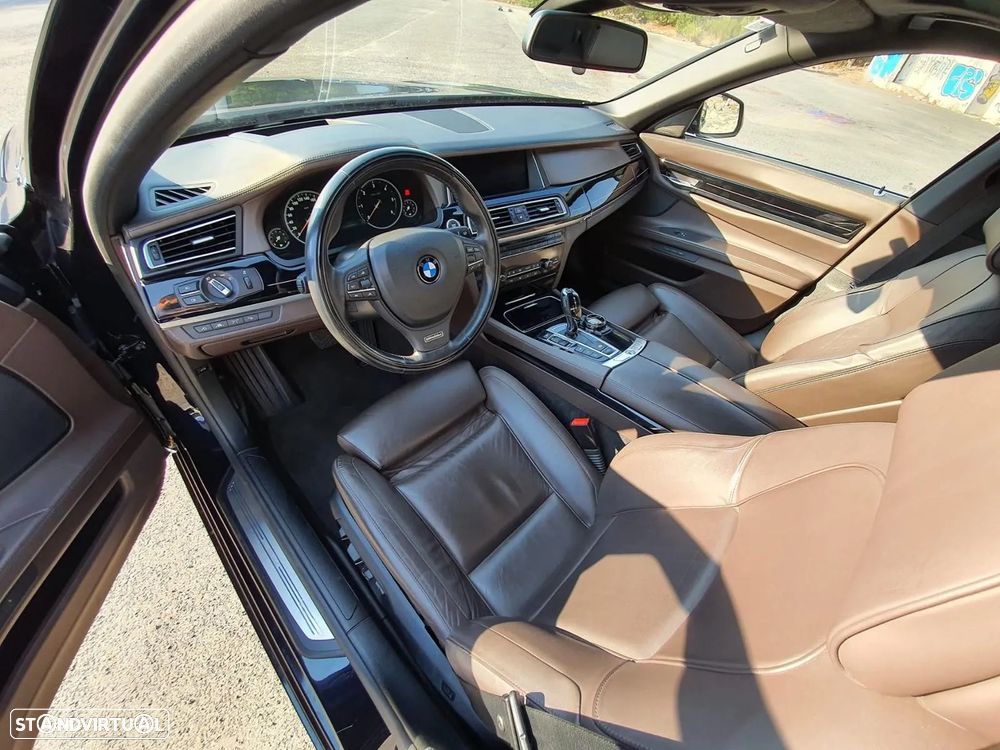BMW 740 - 7