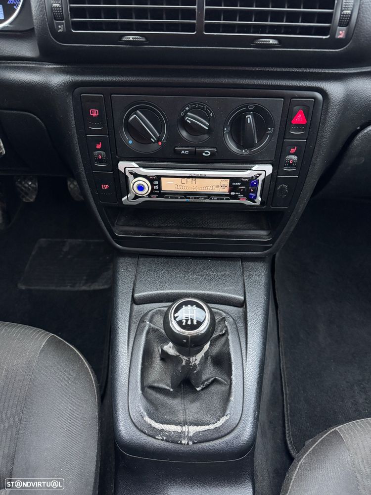 VW Passat Variant 1.9 TDi Trendline - 8