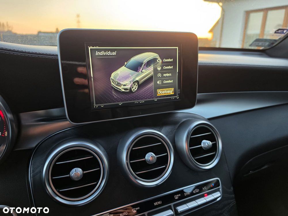 Mercedes-Benz GLC - 19