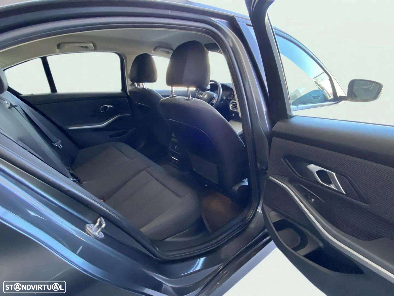 BMW 330 e Touring Line Sport Auto - 11