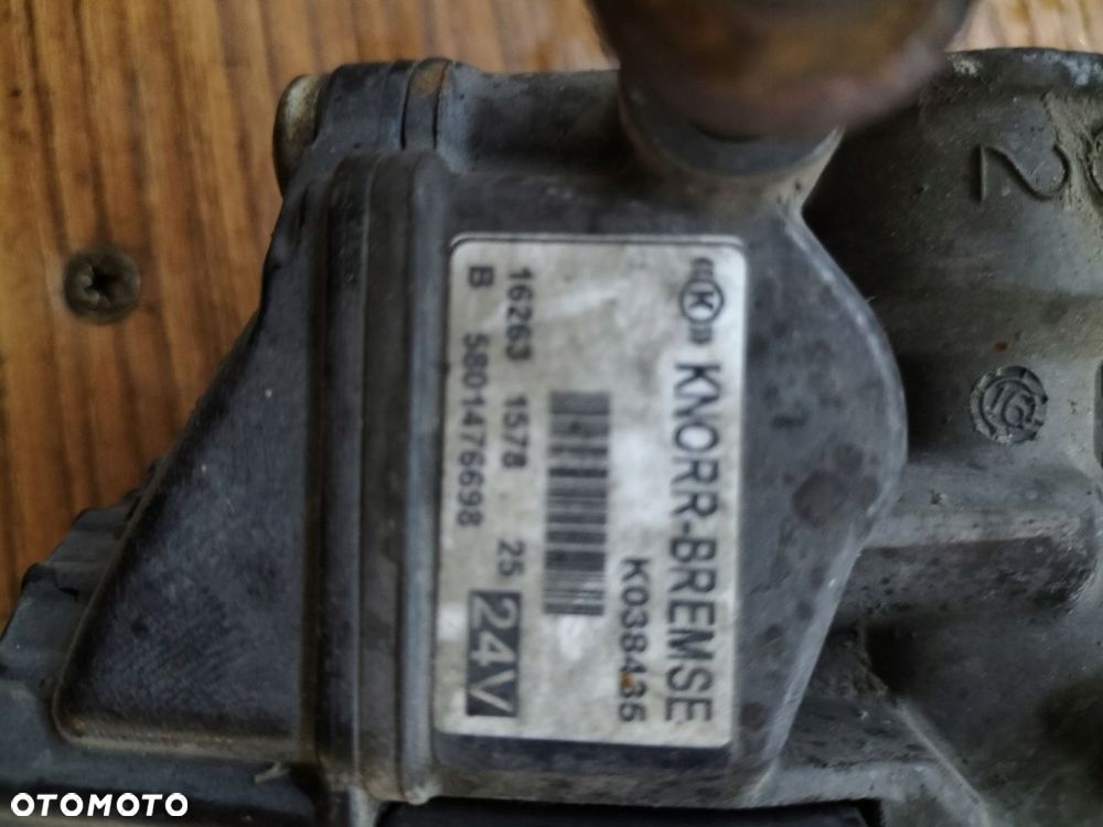 ZAWÓR MODULATOR ABS K038435 MERCEDES ATEGO AXOR - 2