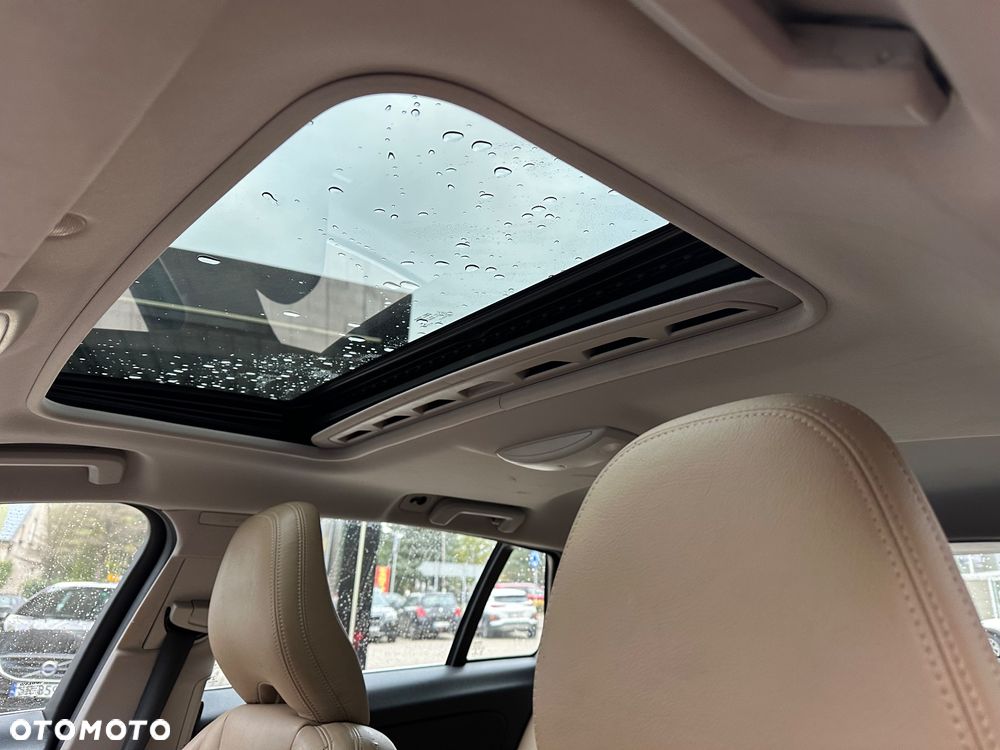 Volvo V60 D4 Momentum - 28