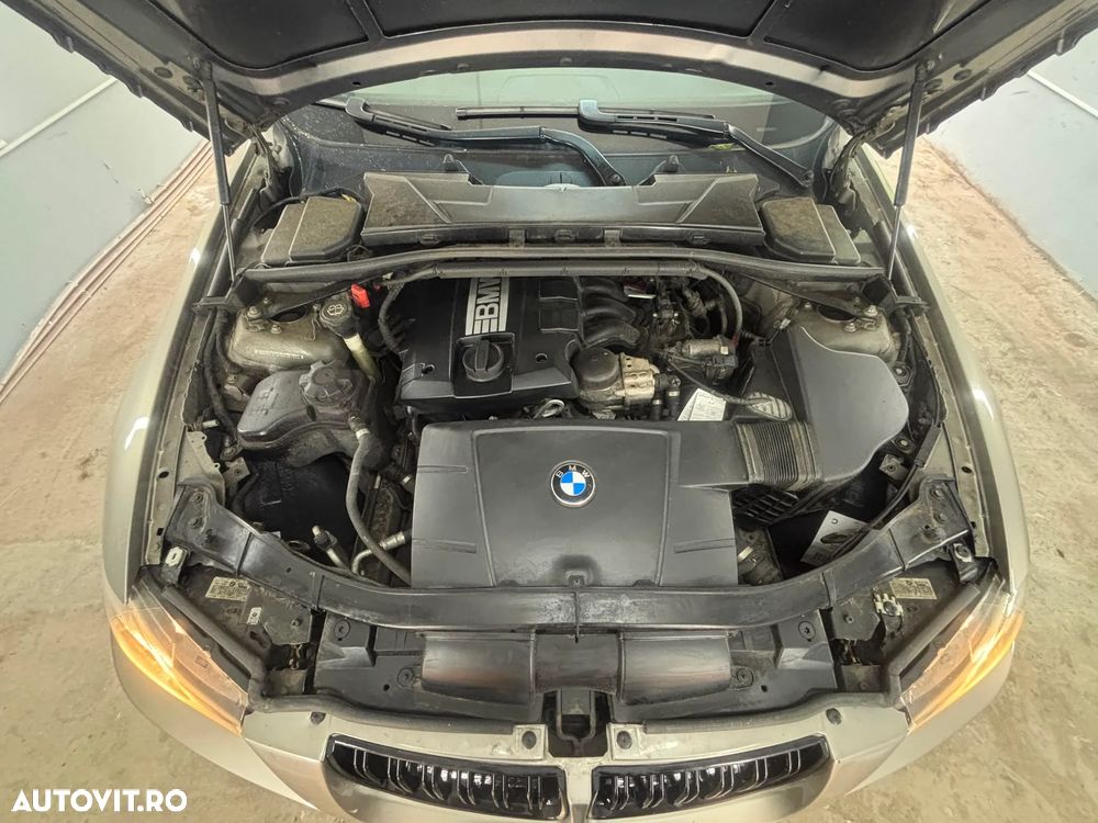 BMW Seria 3 318i Aut. Edition Exclusive - 29