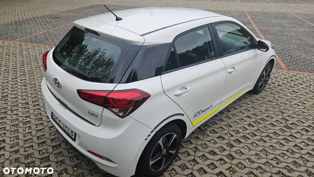 Hyundai i20 blue 1.2 YES Gold - 6