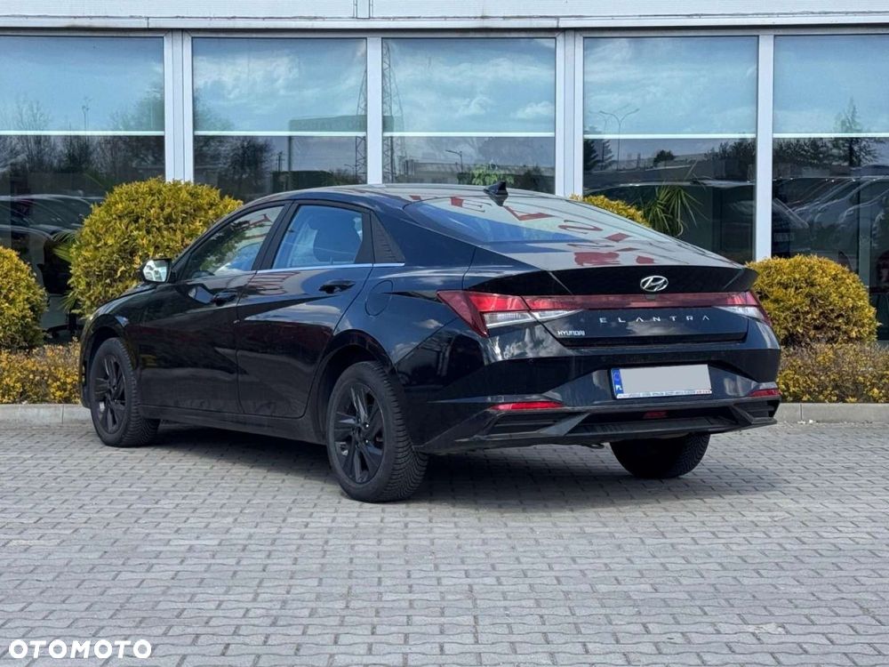 Hyundai Elantra - 5