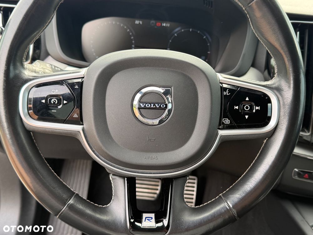 Volvo XC 60 B4 D AWD R-Design - 20