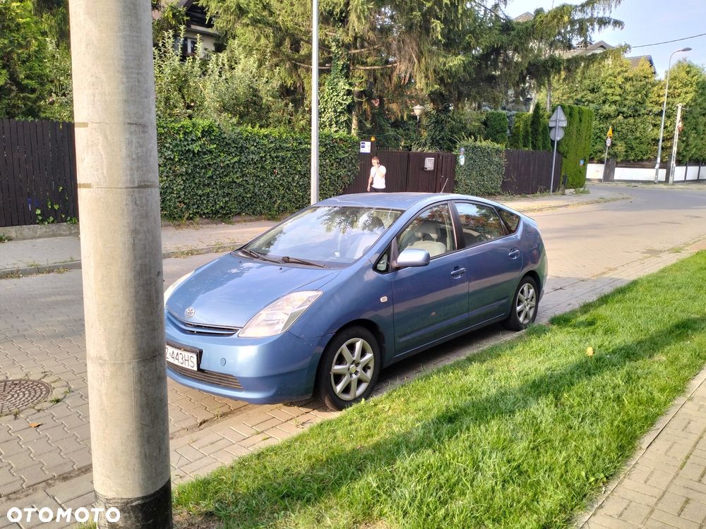 Toyota Prius - 3