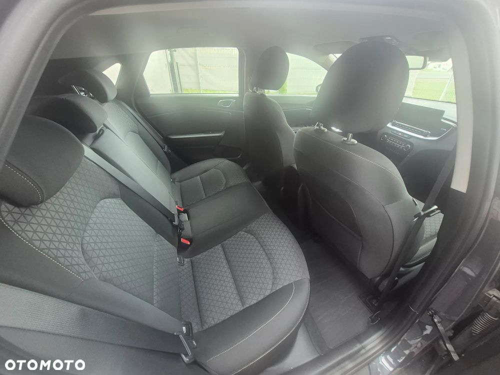 Kia Ceed 1.6 CRDi SCR L Business Line Plus - 13