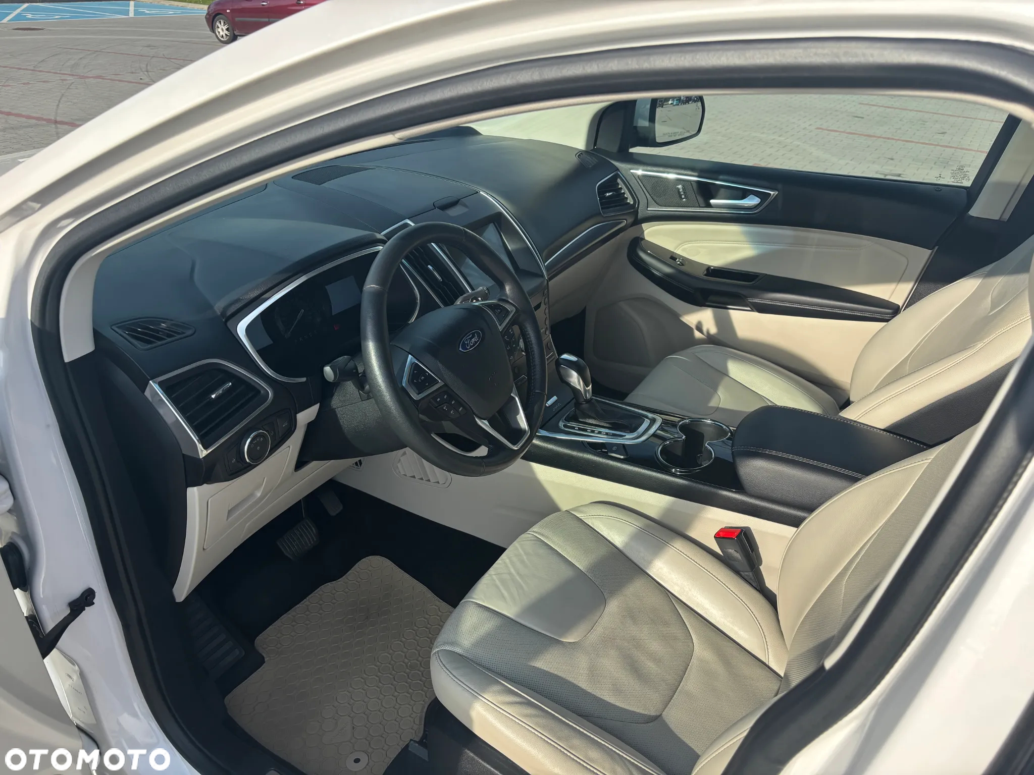 Ford Edge - 4