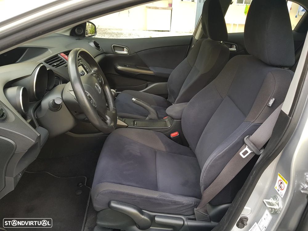 Honda Civic 1.4 i-VTEC Sport Navi - 28