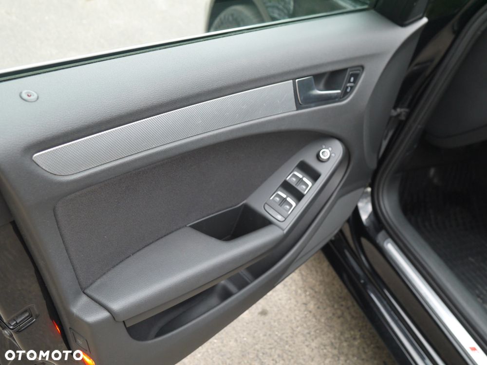 Audi A4 Avant 2.0 TDI DPF quattro S tronic Ambiente - 13