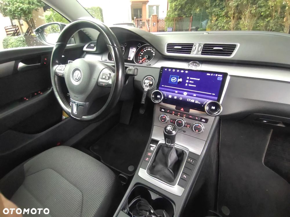 Volkswagen Passat 2.0 TSI Comfortline - 12
