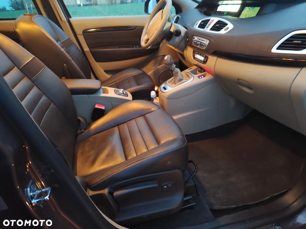 Renault Grand Scenic TCe 130 Bose Edition - 11