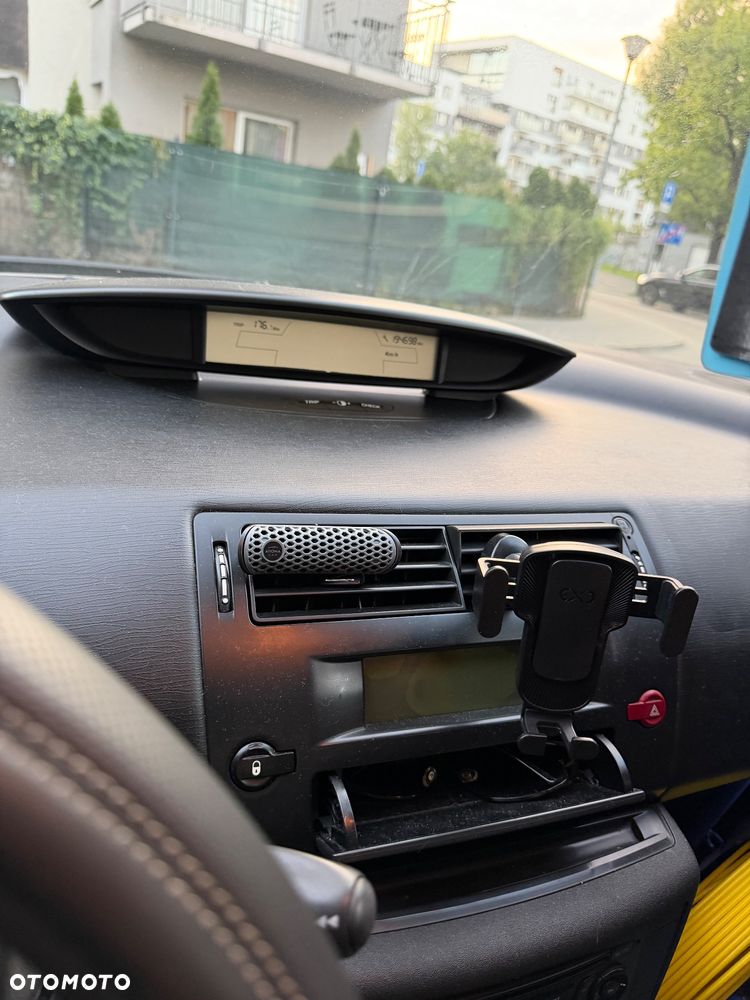 Citroën C4 1.4 16V Impress - 8