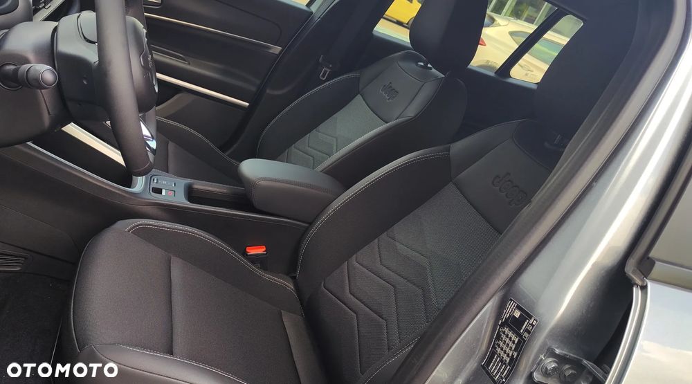 Jeep Avenger 54kWh Altitude - 13