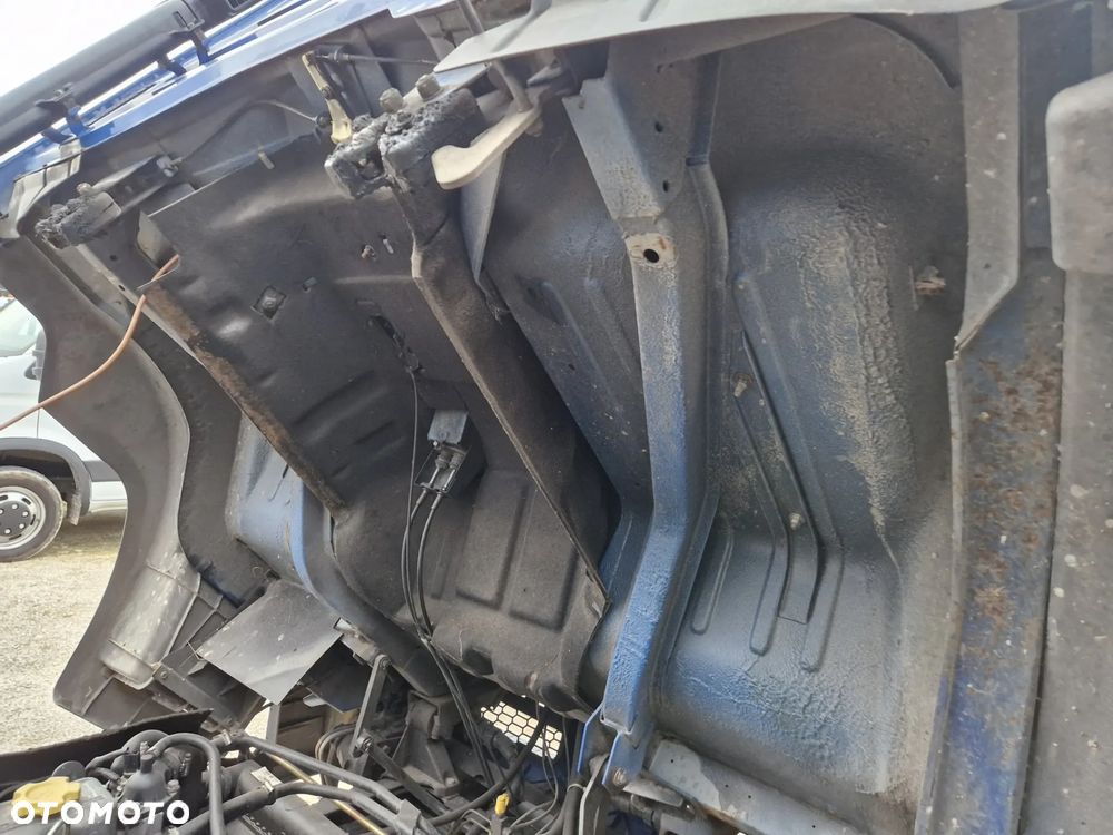 Nissan Atleon 3.0 - 18