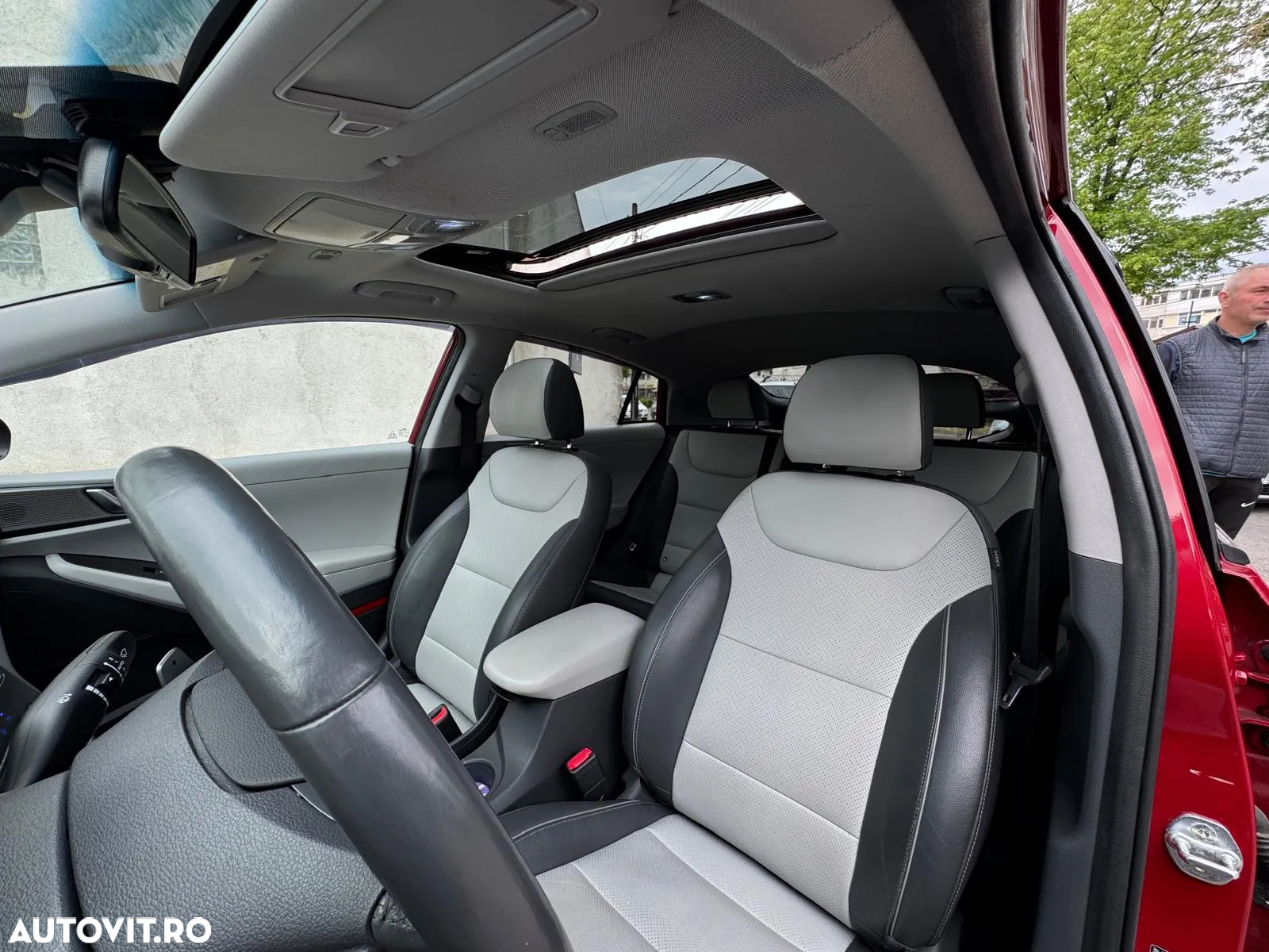Hyundai IONIQ Plug-in-Hybrid 1.6 GDI Premium - 12
